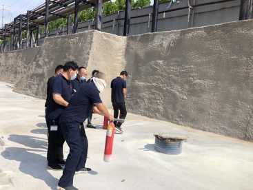 筑牢防火墻，把好安全關(guān)，  ---公司開展消防應(yīng)急演練