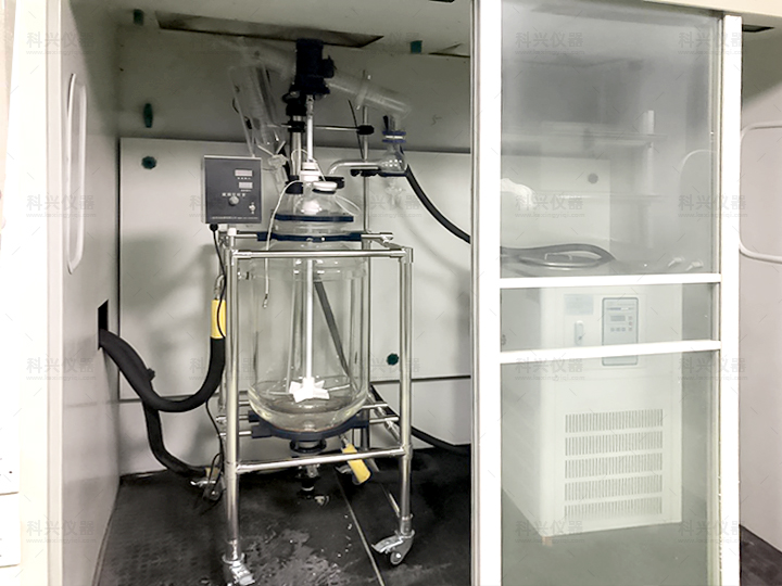 上?？婆d儀器與某公司合作